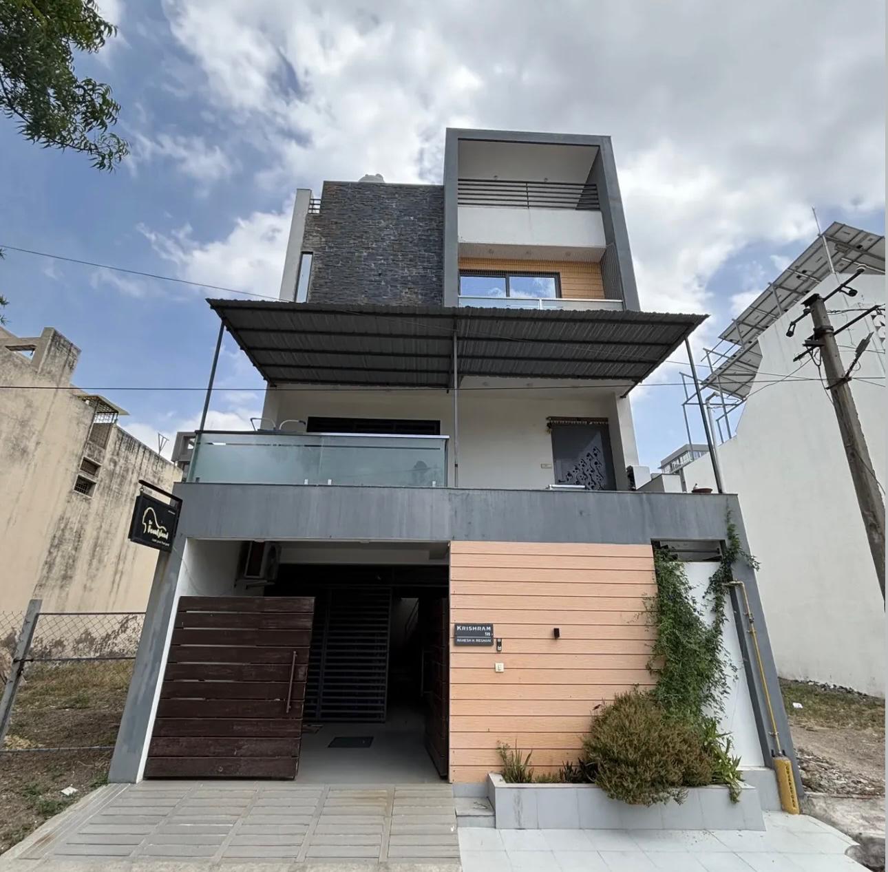 Fully Furnished 4 BHK Luxury Bungalow for Sale