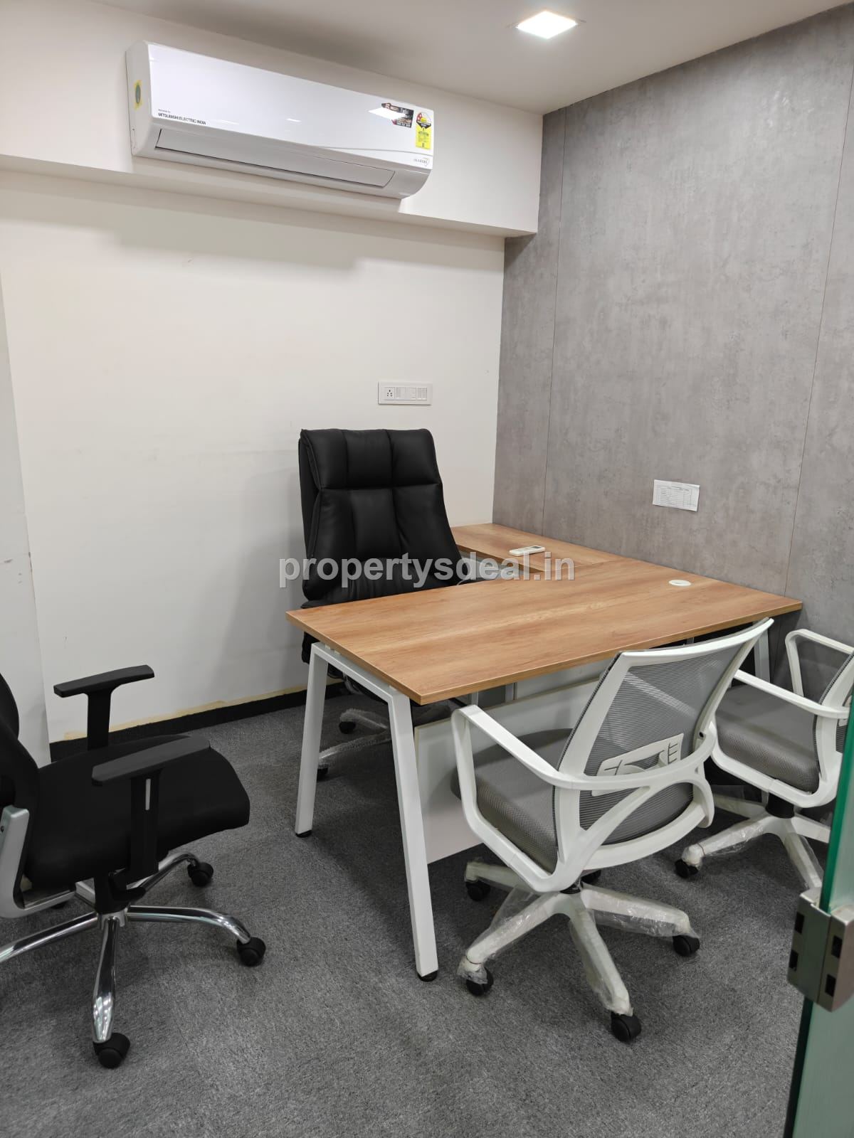 Premium Fully Furnished Office Space Available for Rent