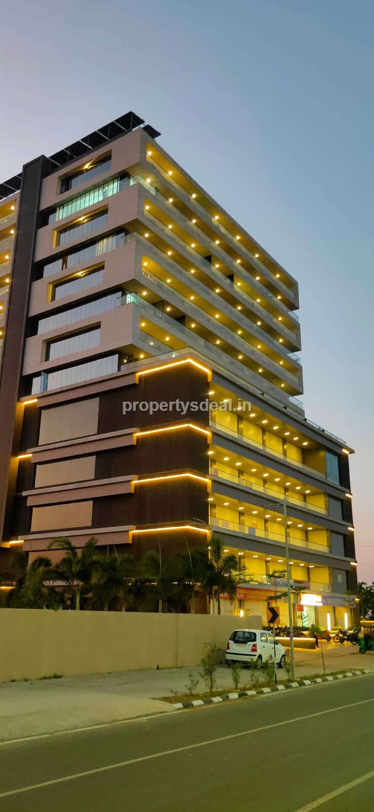 Premium Showroom Space Available for Rent