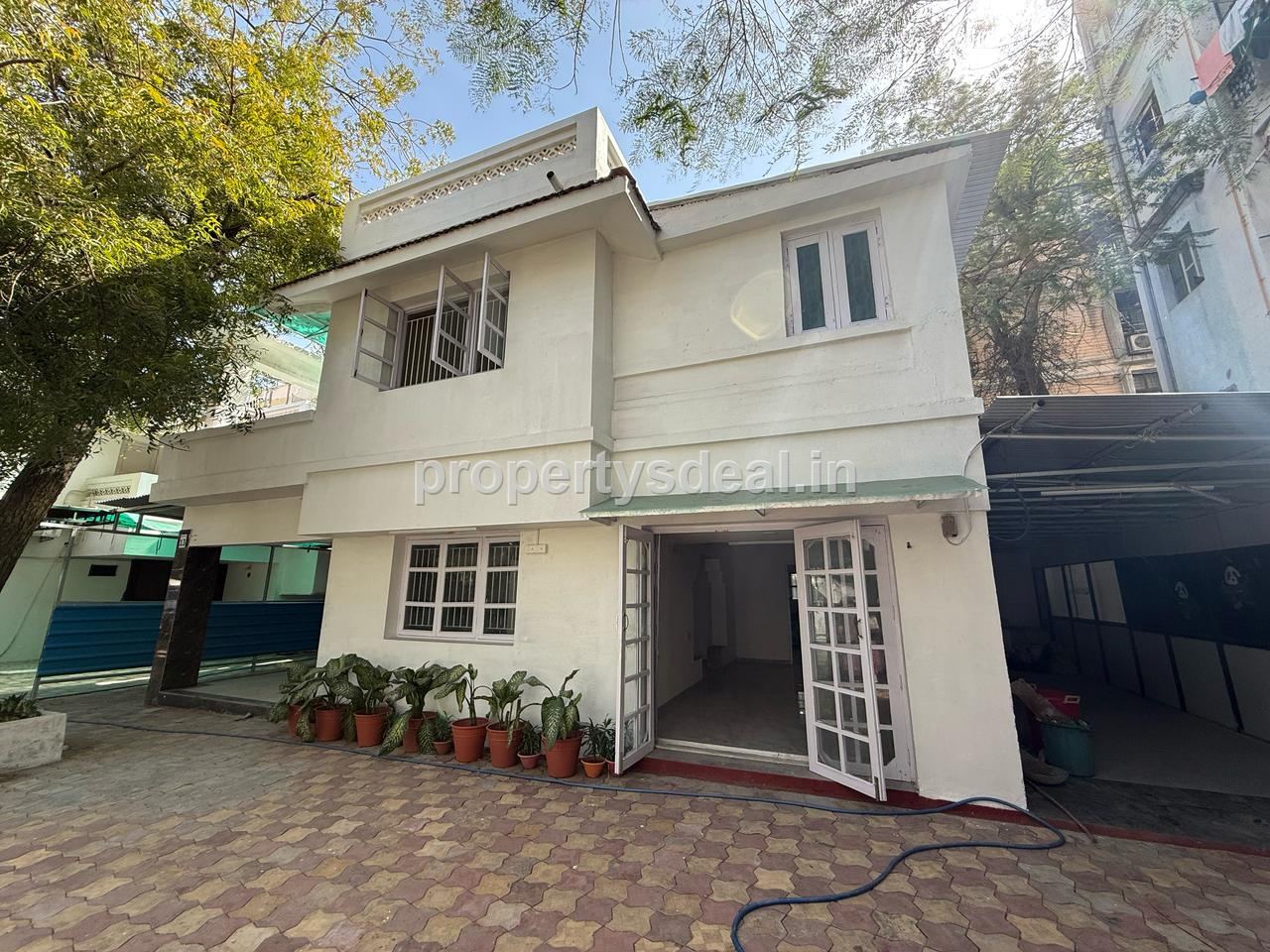 Premium 4 BHK Fully Furnished Bungalow Available for Rent