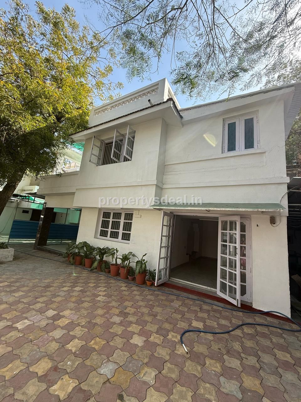 Premium 4 BHK Fully Furnished Bungalow Available for Rent