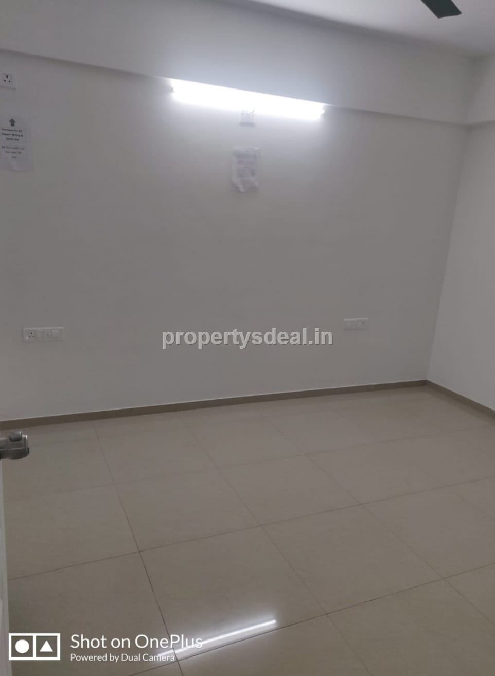 3BHK Flat For Sale in Shela / 70,00,000
