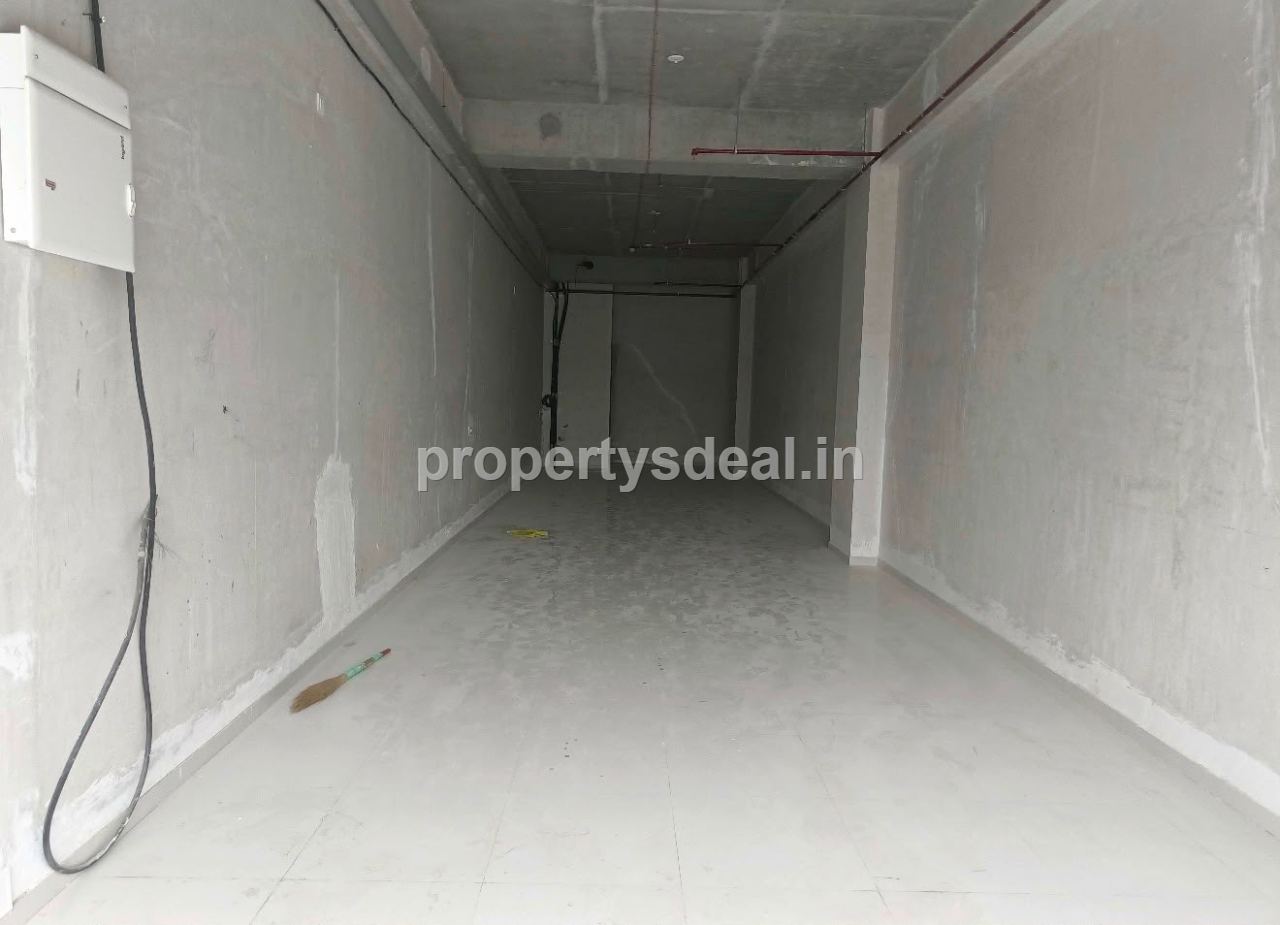 Shop For Rent in Bhuyangdev cross road , Ahmedabad /180000 price