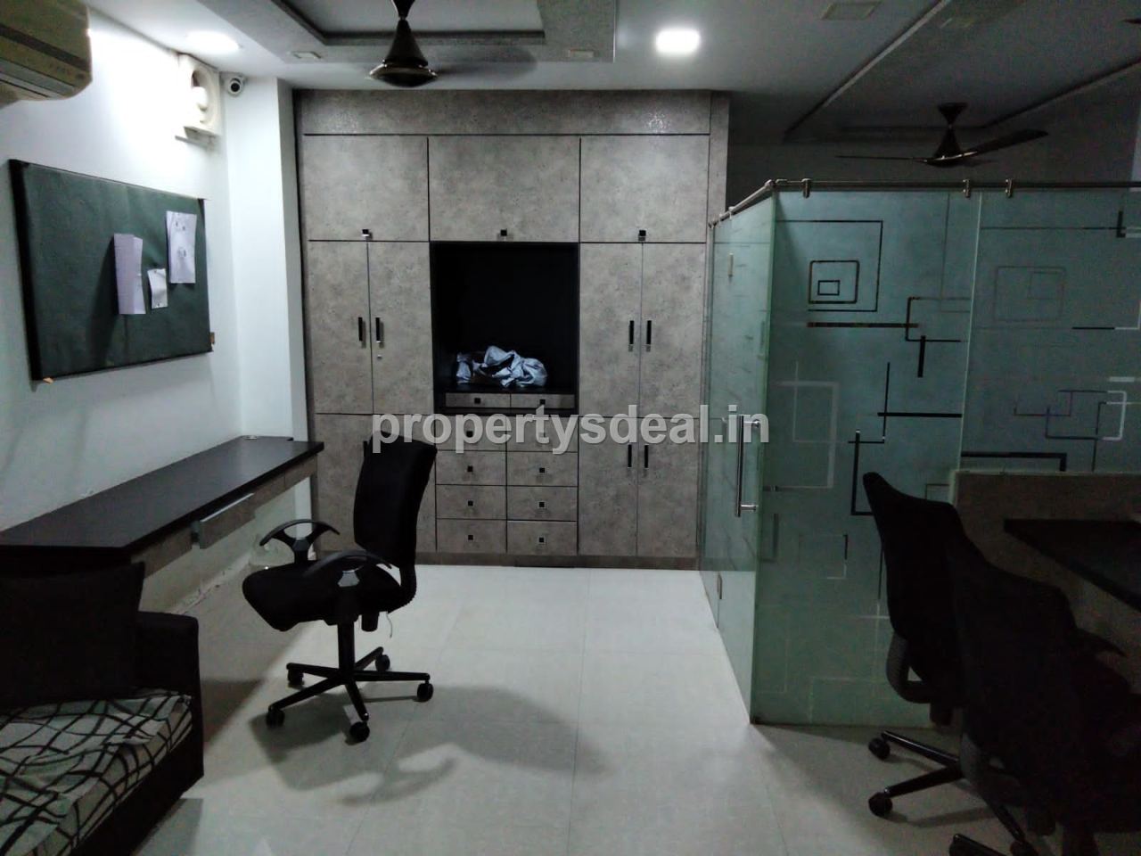 Office For Rent In Kalawad road ,Rajkot