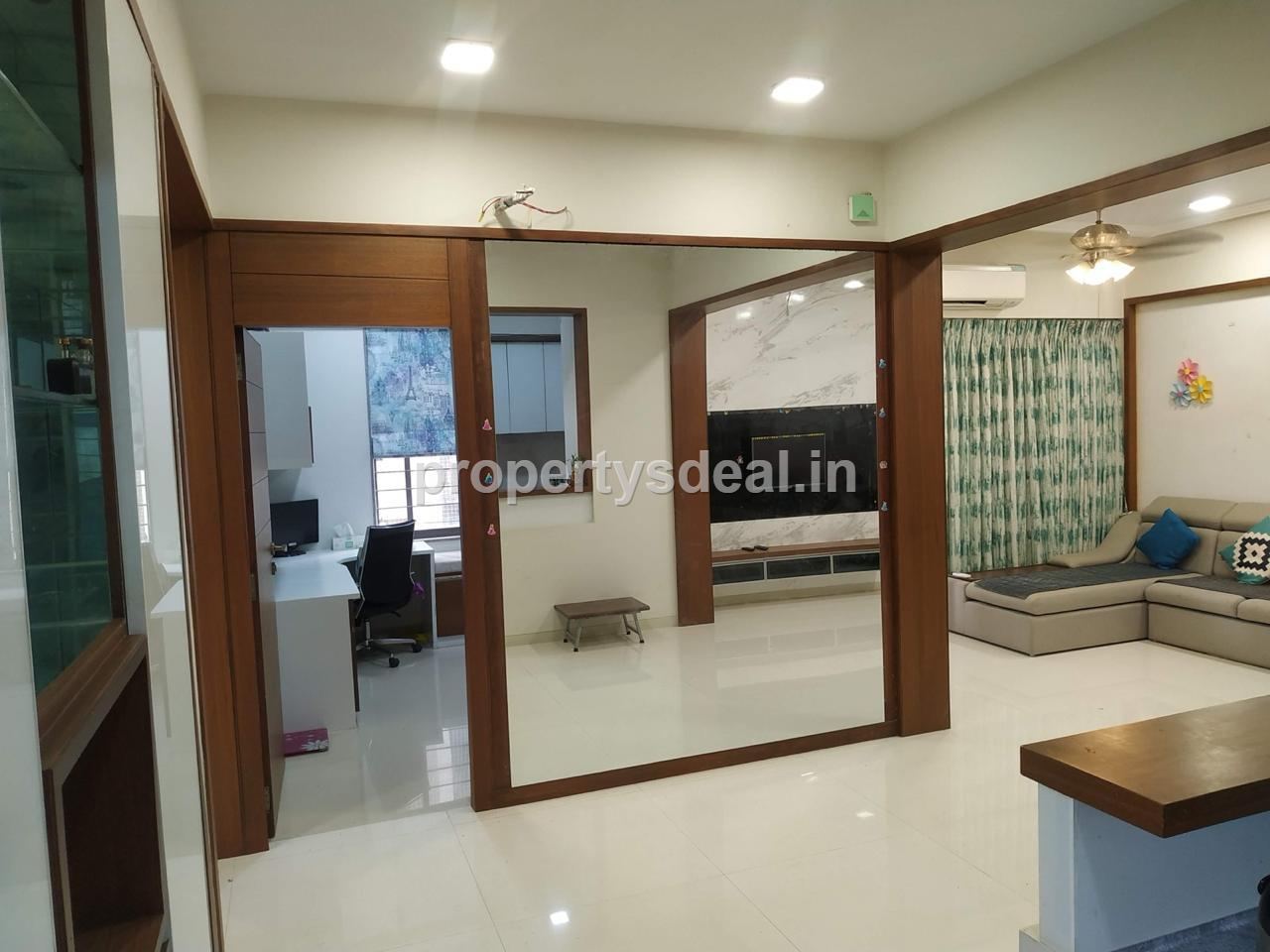 3BHK Flat For Rent Shaligram Lakeview Society ,Ahmedabad