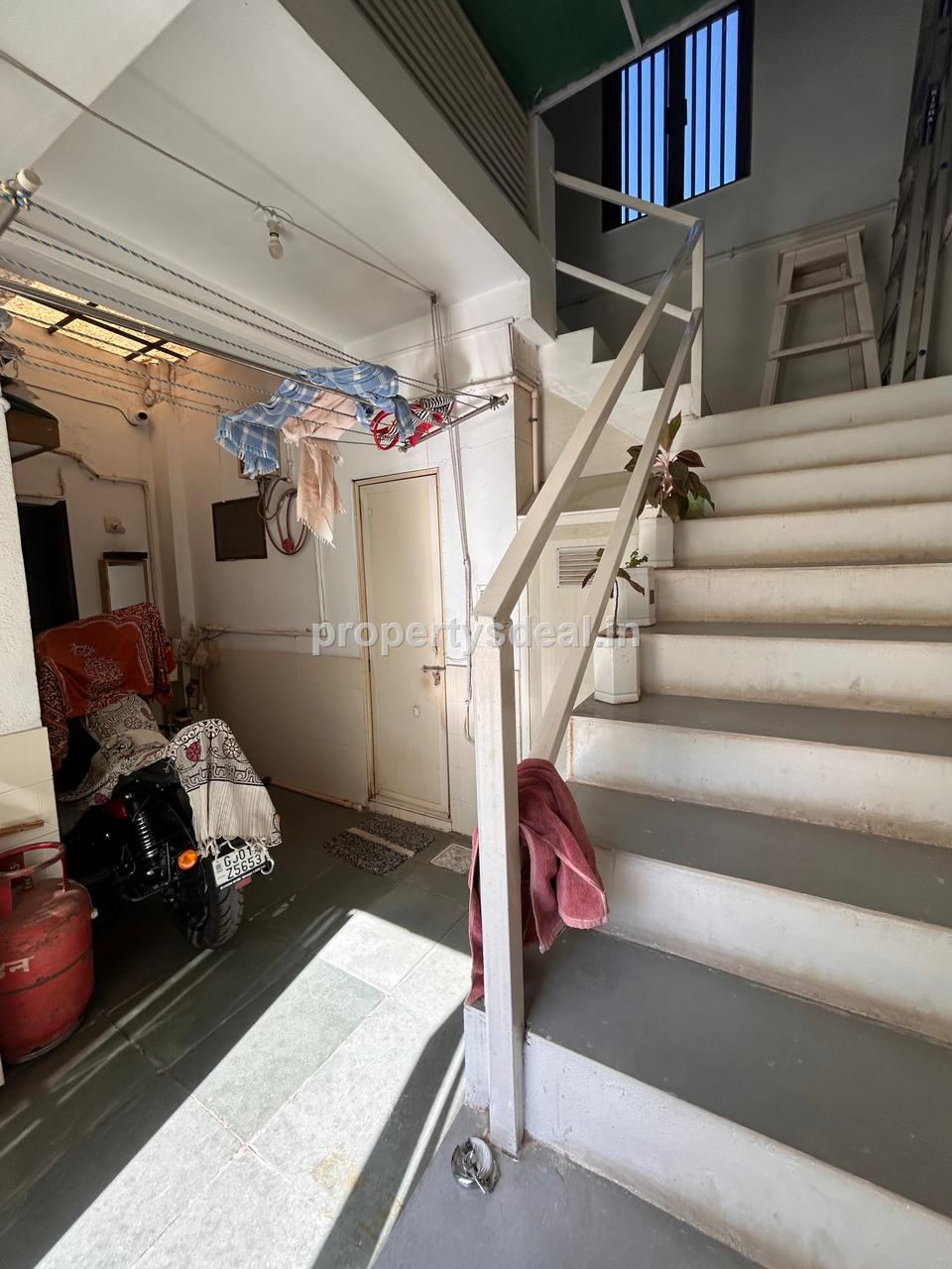 Bunglow For Sale In Chanakyapuri, Ahemdabad