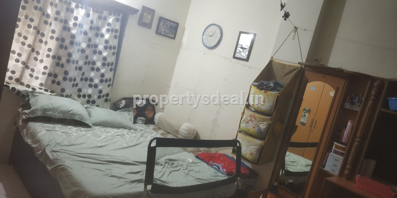 2 bhk flat for sale at varachha road near umiyadham temple