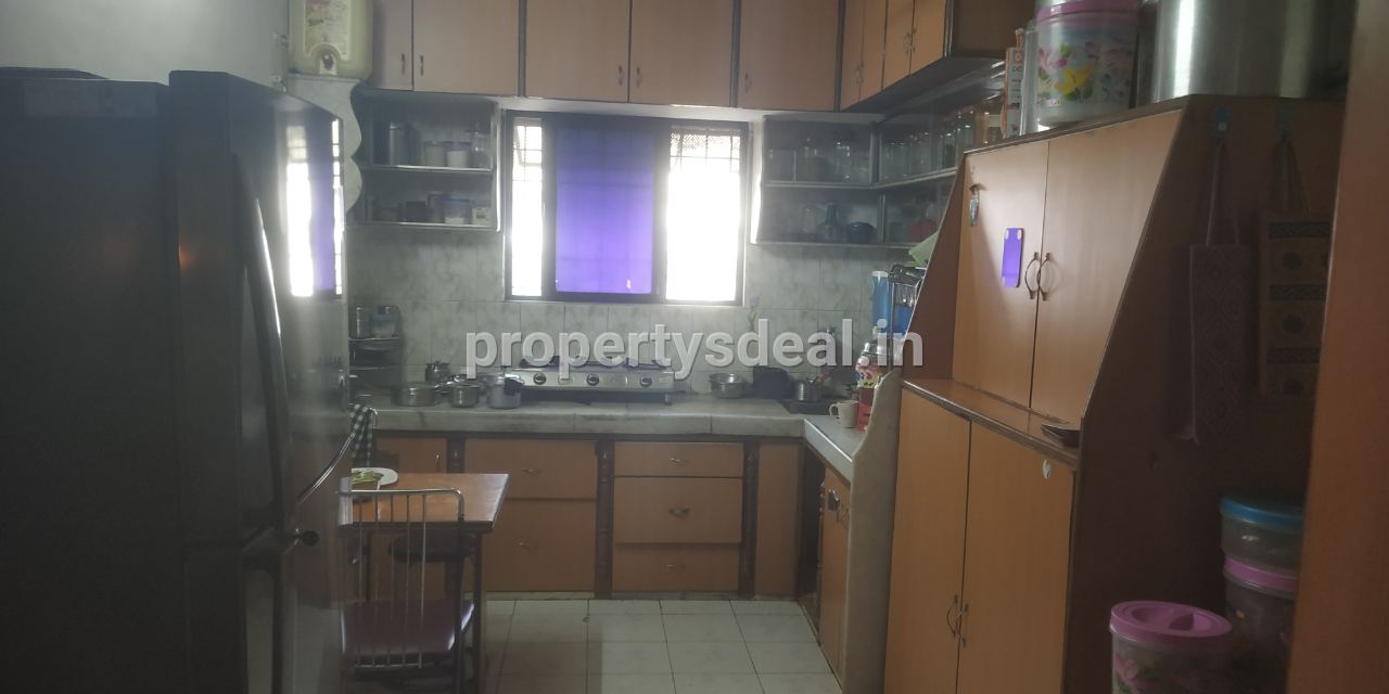 2 bhk flat for sale at varachha road near umiyadham temple