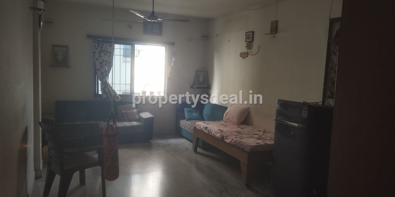 2 bhk flat for sale at varachha road near umiyadham temple