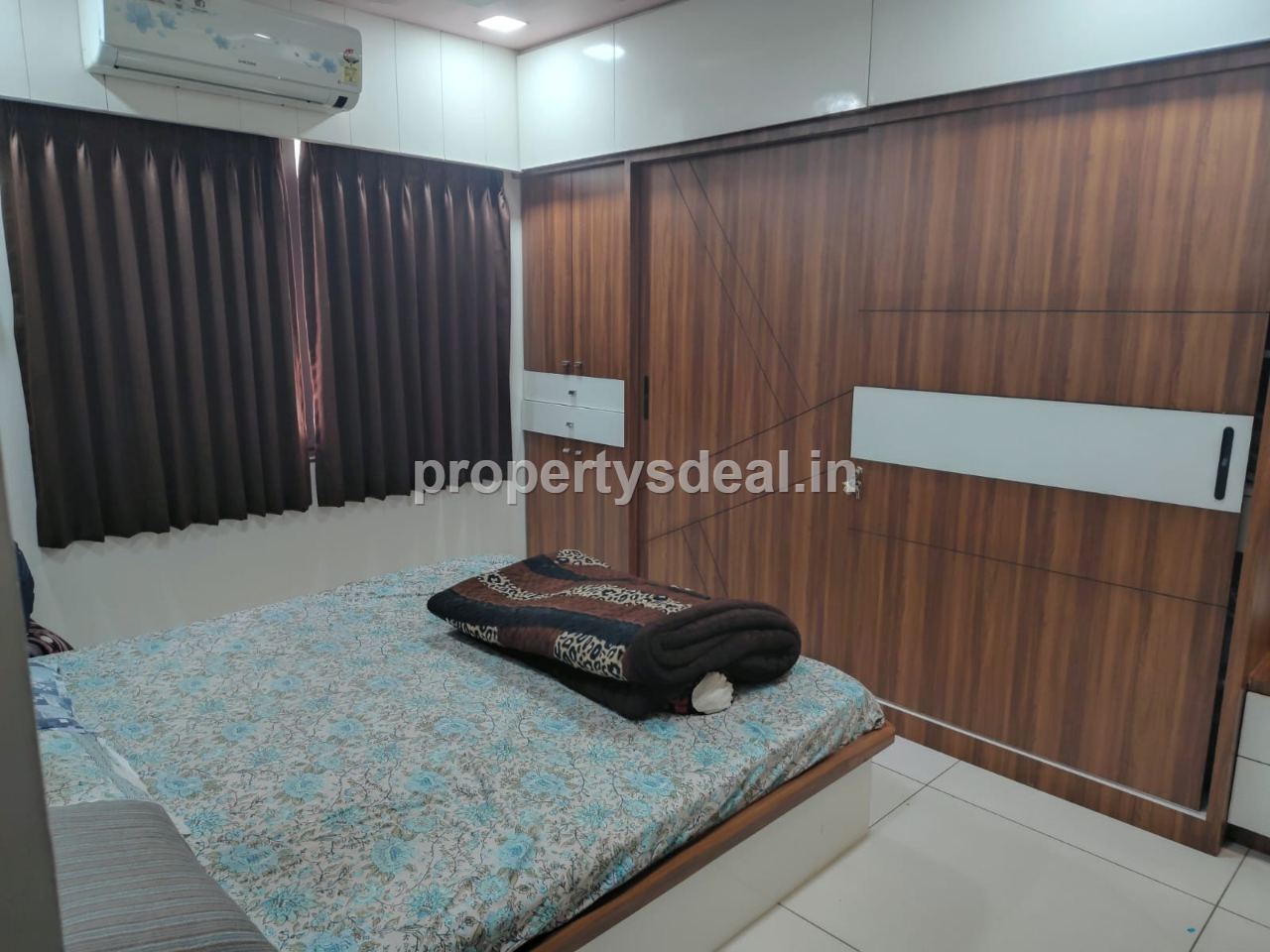 2 BHK FLAT