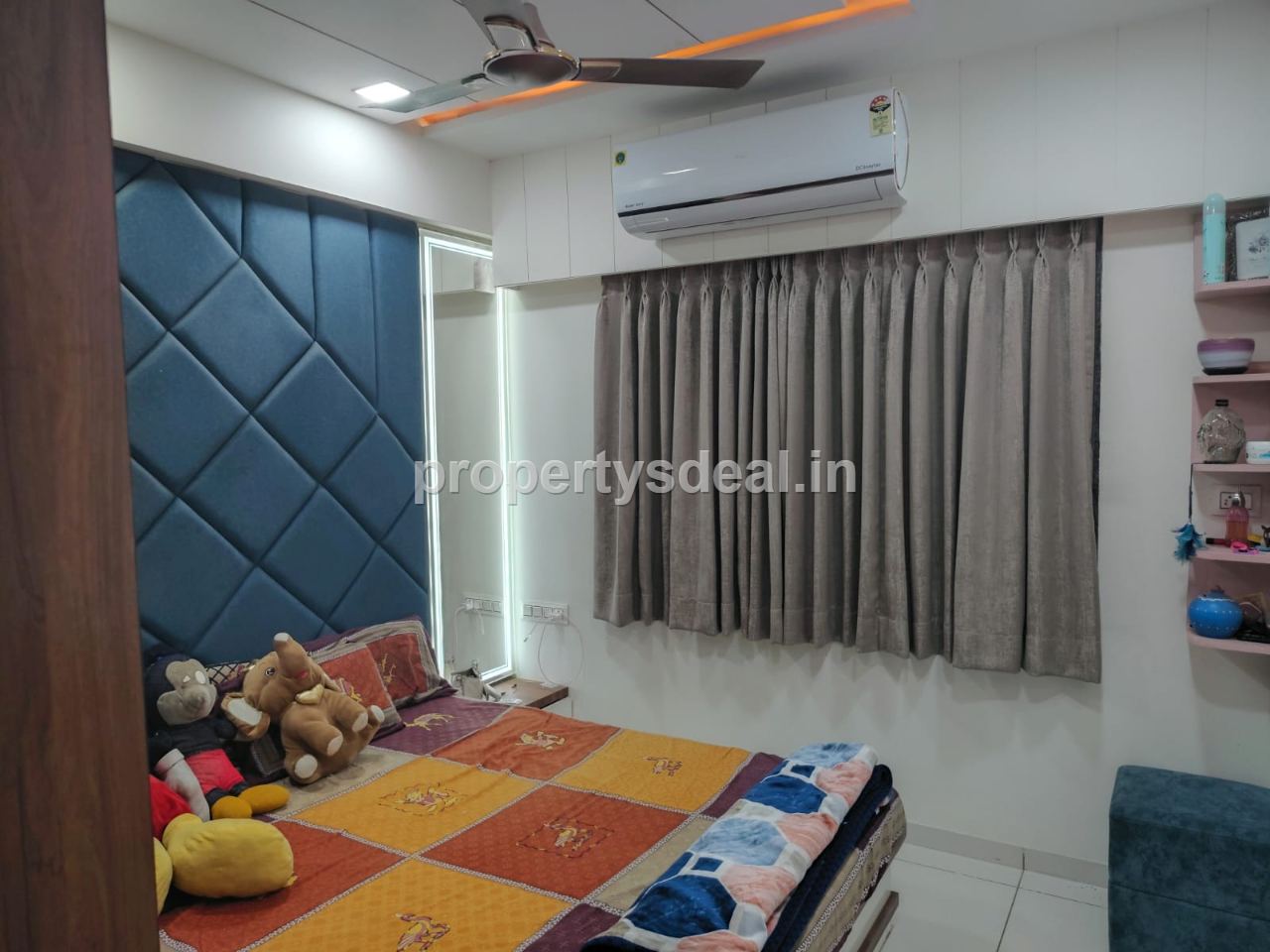 2 BHK FLAT