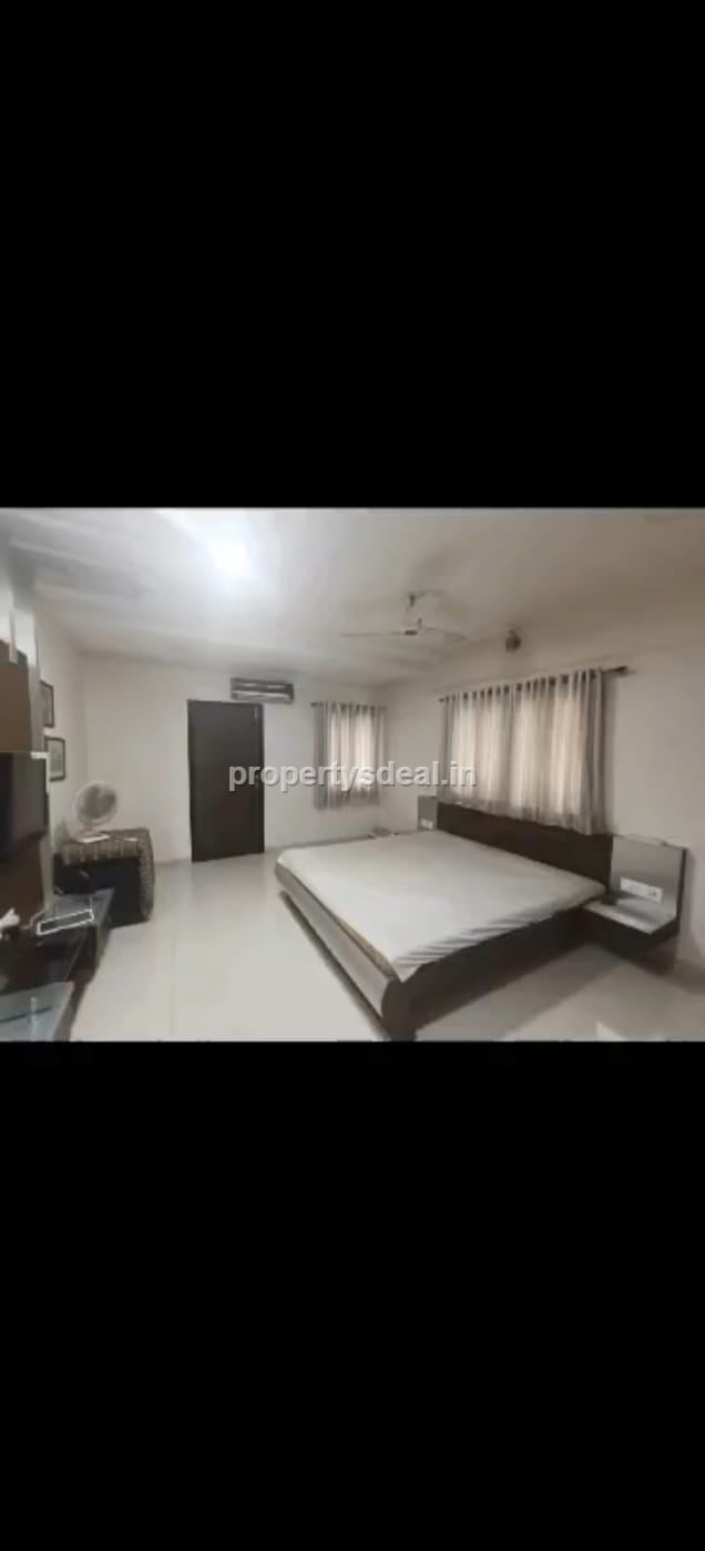 5 BHK BUNGLO